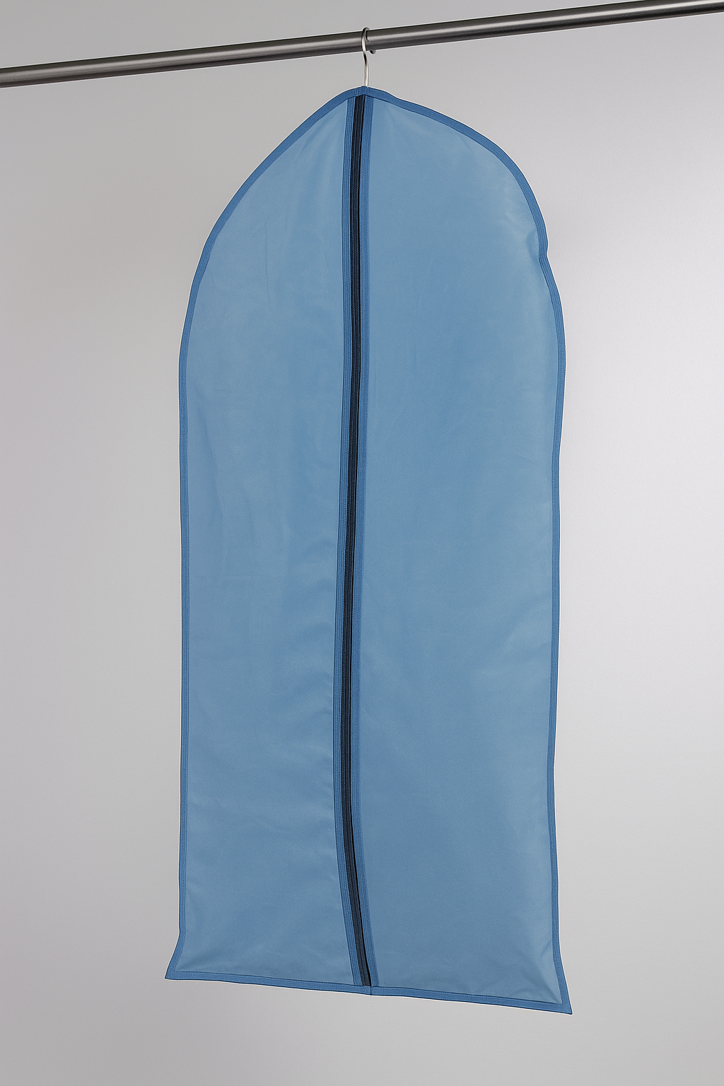 Husa de protectie pentru costum, Zola®, cu fermoar, 60x90 cm, albastru Husa de protectie pentru costum, Zola®, cu fermoar, 60x90 cm, albastru
